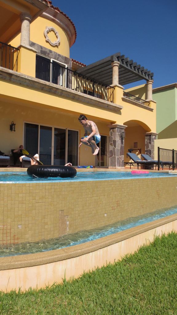 10619923_10205476039446133_864768839735164408_o (1)